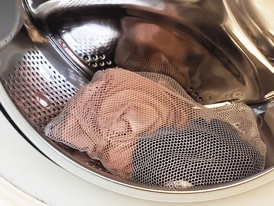 Zipped Mesh Laundry Bag